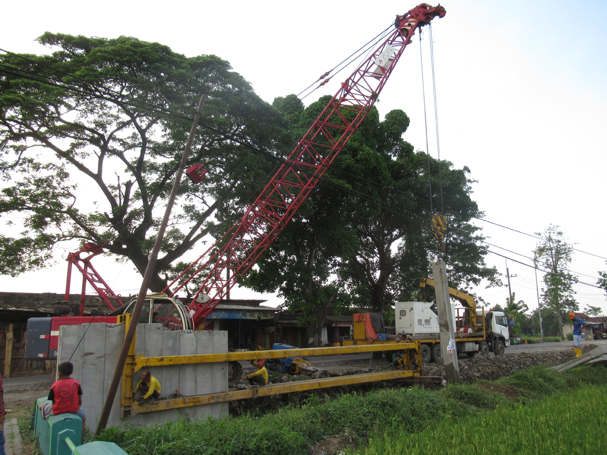 KREMBUNG - PORONG FLAT SHEET PILE