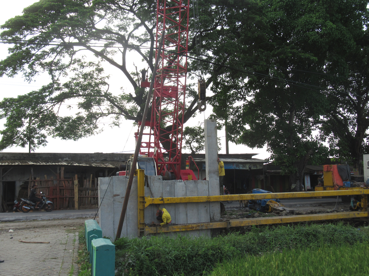 KREMBUNG - PORONG FLAT SHEET PILE