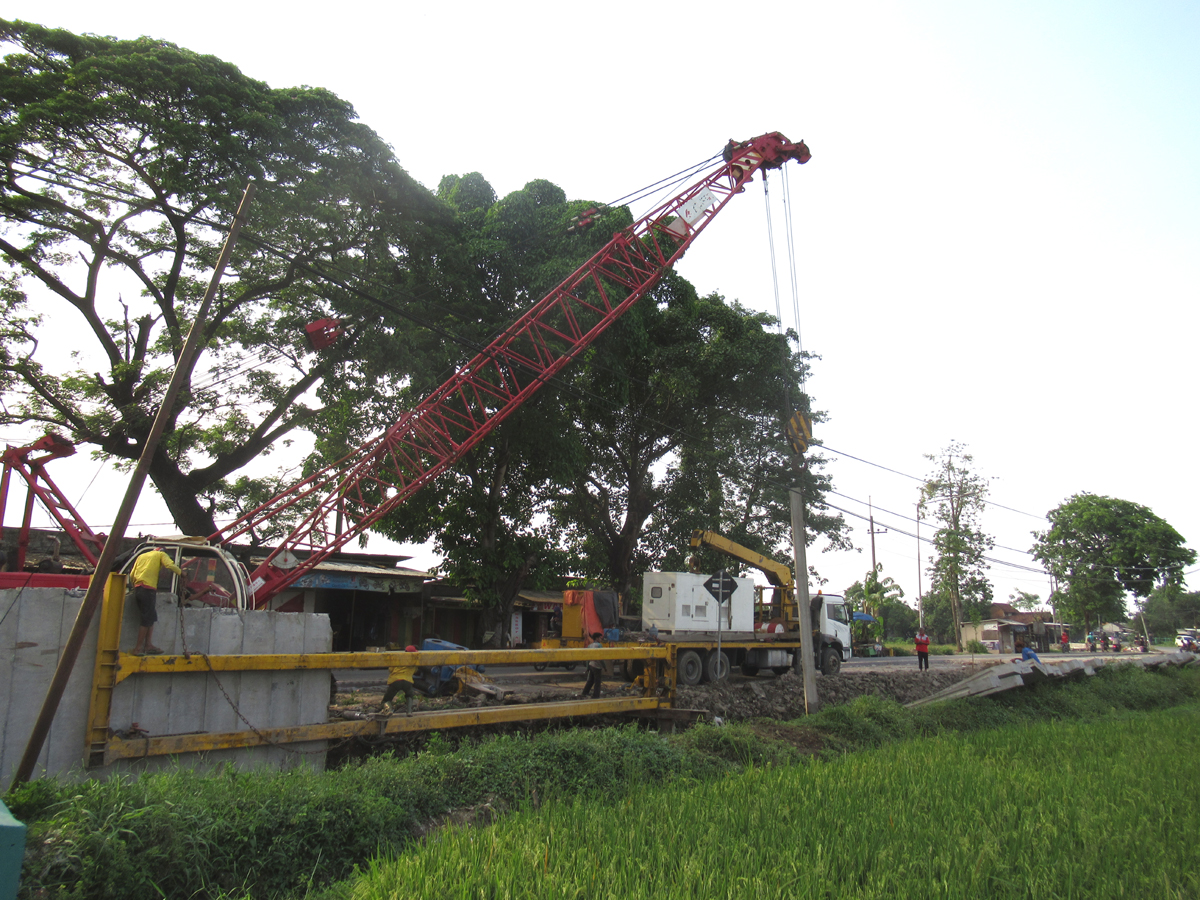 KREMBUNG - PORONG FLAT SHEET PILE