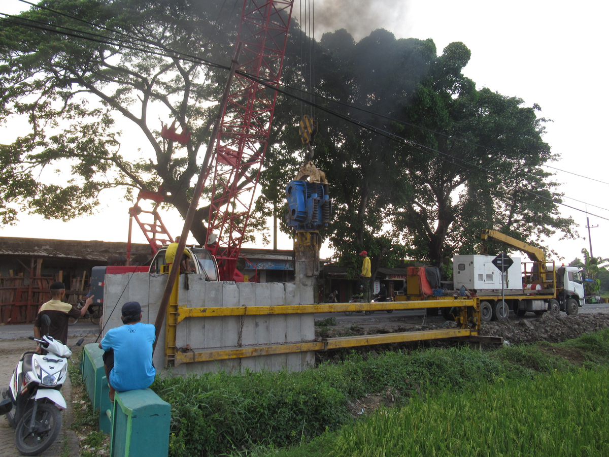 KREMBUNG - PORONG FLAT SHEET PILE