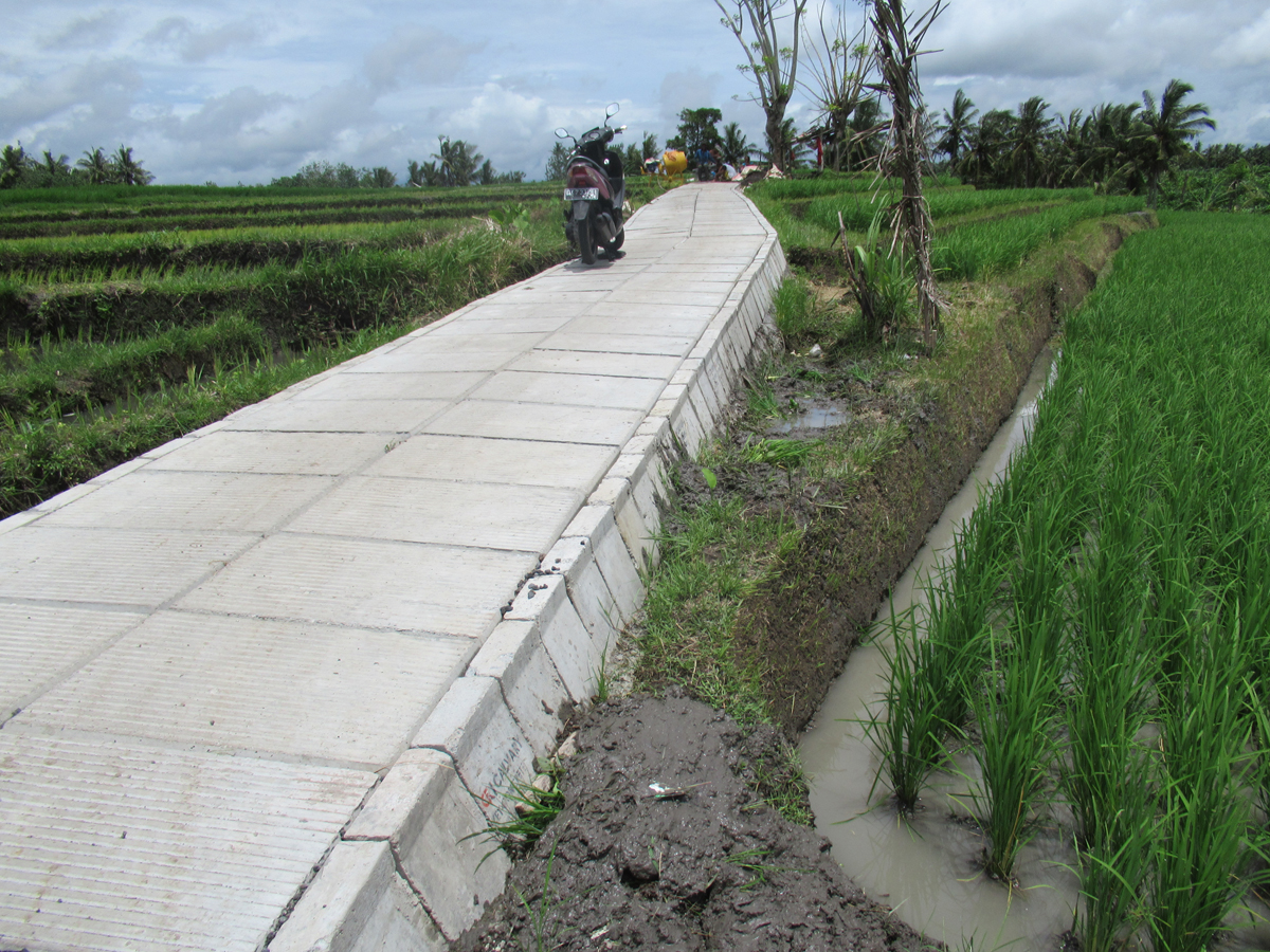 PENINGKATAN JALAN USAHA TANI (JUT) MUNGGU - BALI
