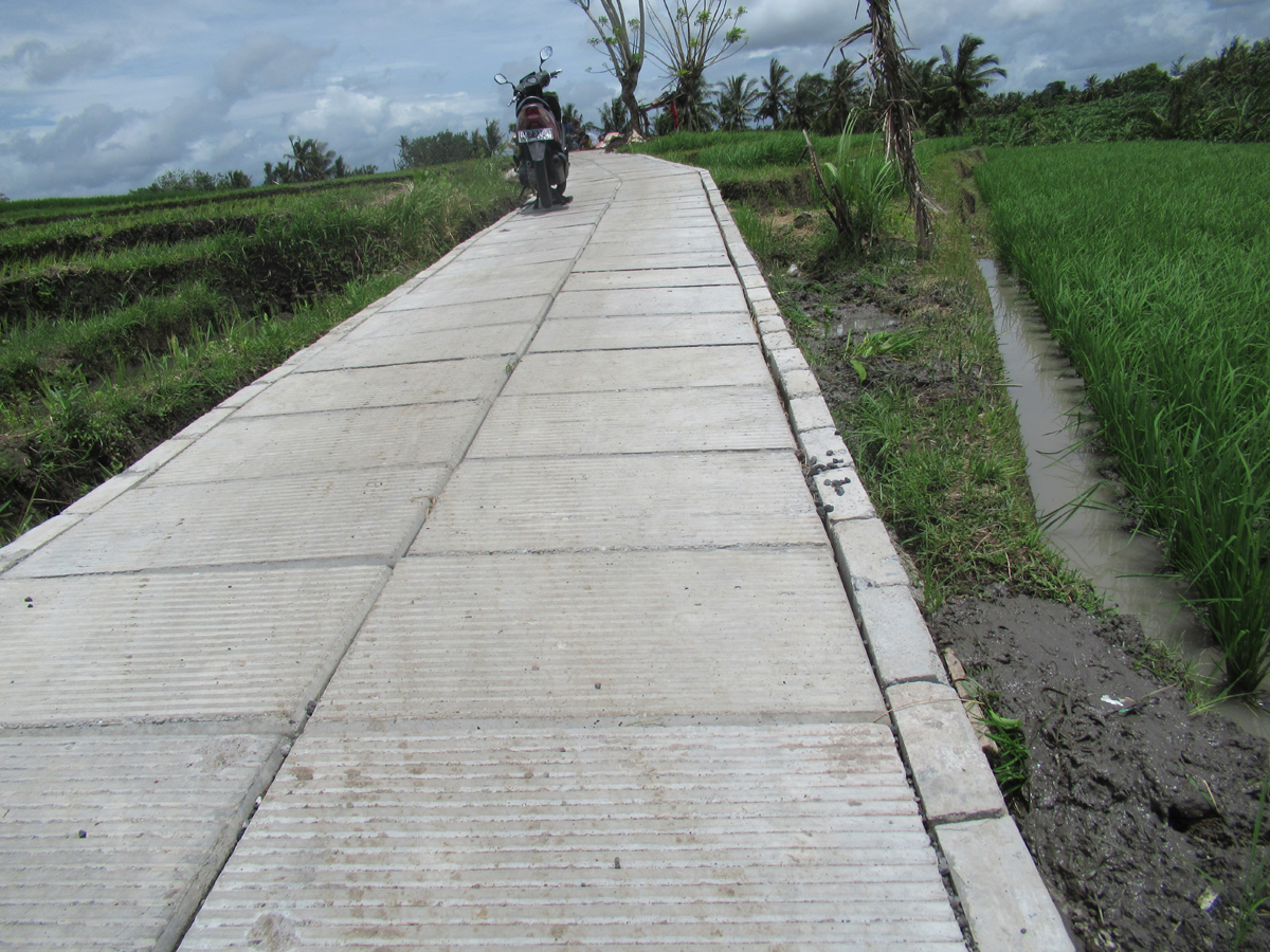 PENINGKATAN JALAN USAHA TANI (JUT) MUNGGU - BALI