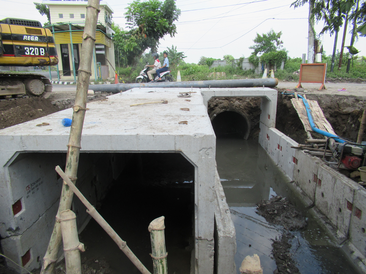 Jembatan Apartemen PT. Diparanu