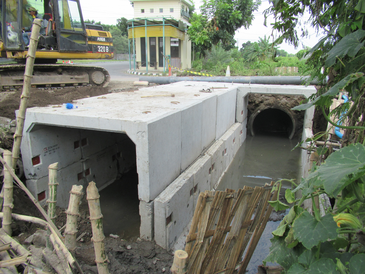 Jembatan Apartemen PT. Diparanu