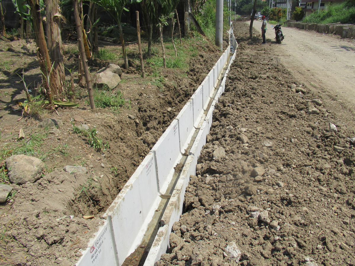 Universitas Surabaya (UNESA)