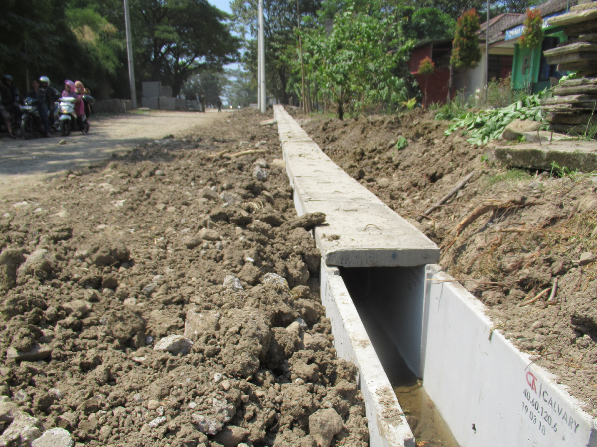 Universitas Surabaya (UNESA)