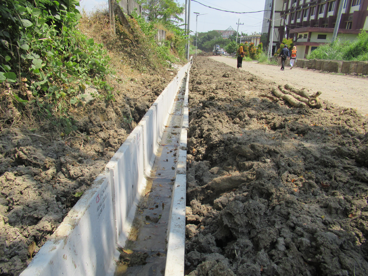 Universitas Surabaya (UNESA)