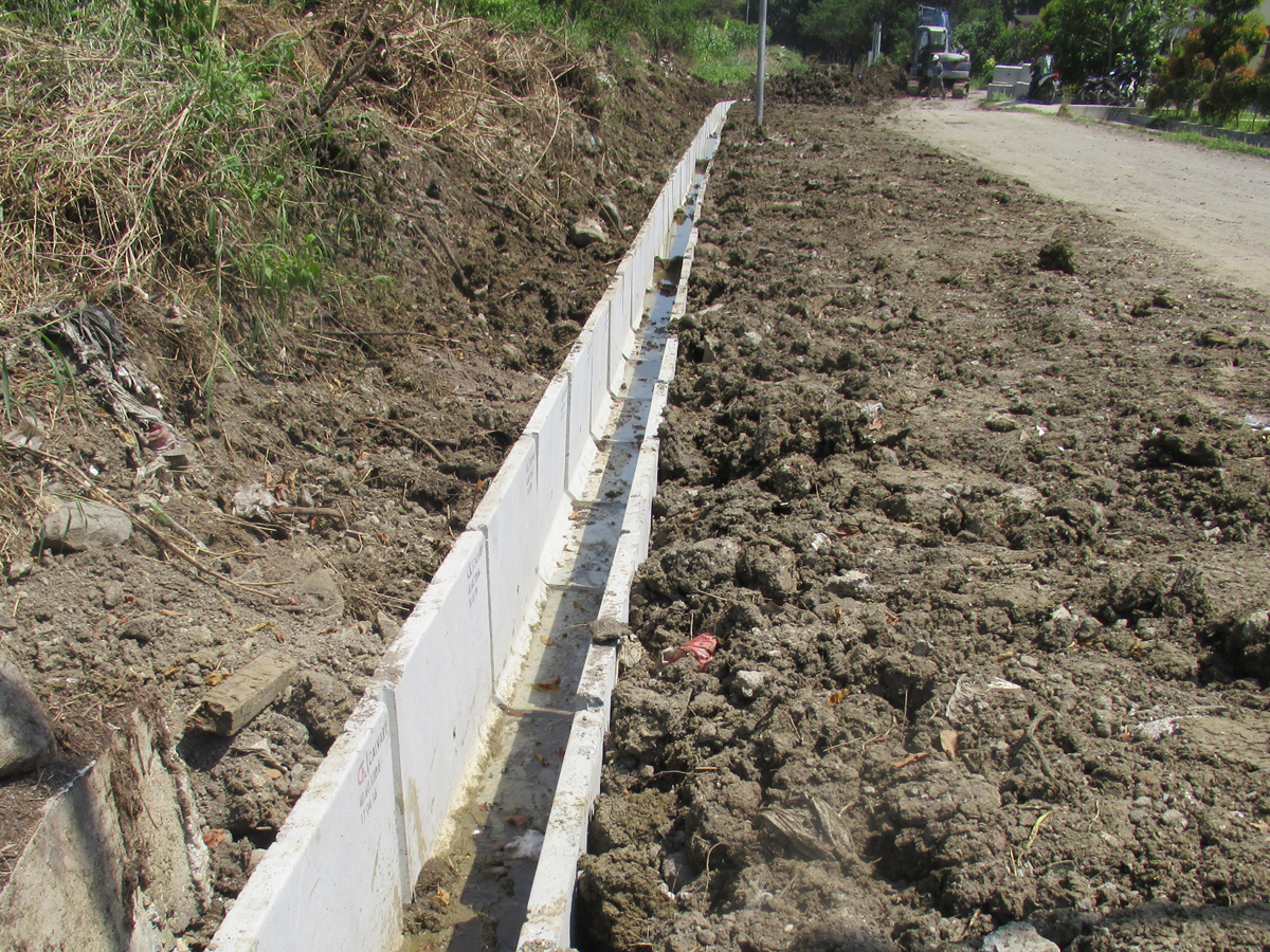 Universitas Surabaya (UNESA)