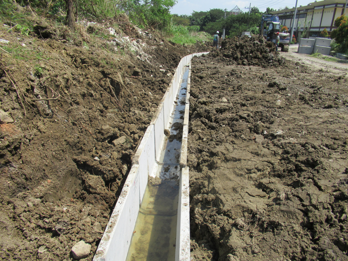 Universitas Surabaya (UNESA)