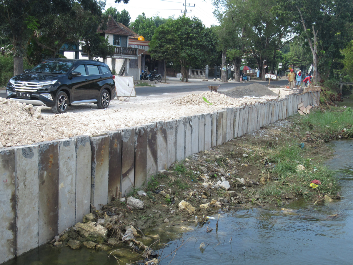 FLAT SHEET PILE DS. KEBET LAMONGAN