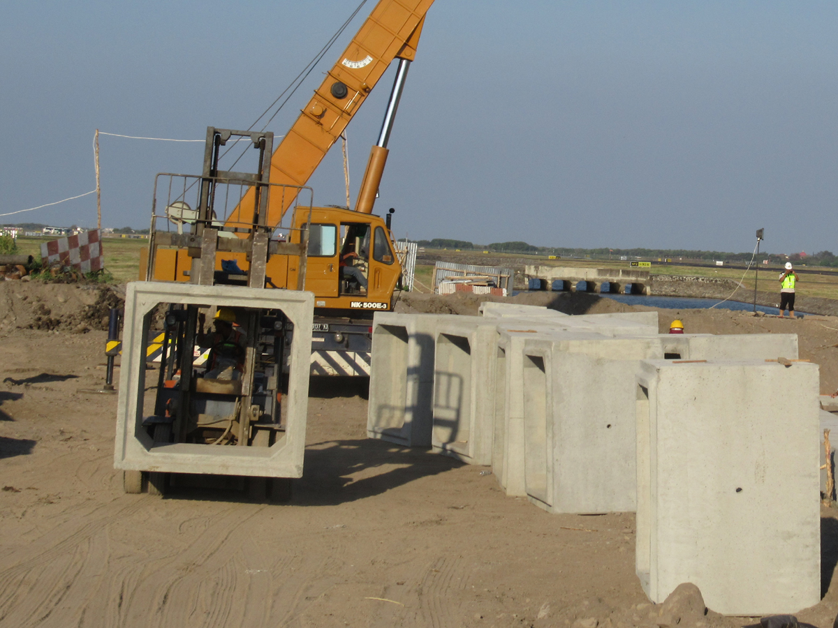PERLUASAN APRON & TAXIWAY BANDARA JUANDA SURABAYA