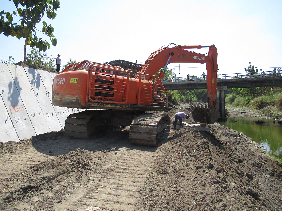 Kedungbanteng Madiun - L Gutter Prestress 