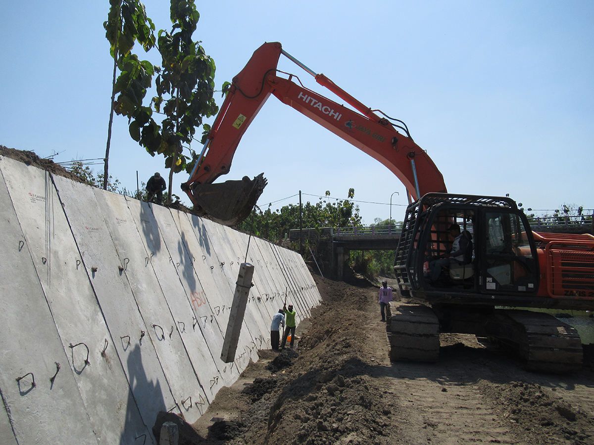 Kedungbanteng Madiun - L Gutter Prestress 