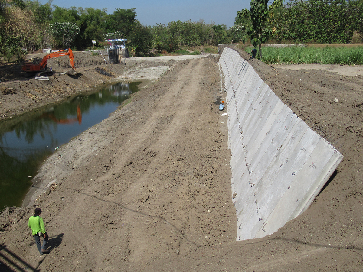 Kedungbanteng Madiun - L Gutter Prestress 