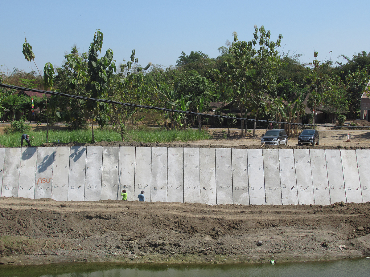 Kedungbanteng Madiun - L Gutter Prestress 