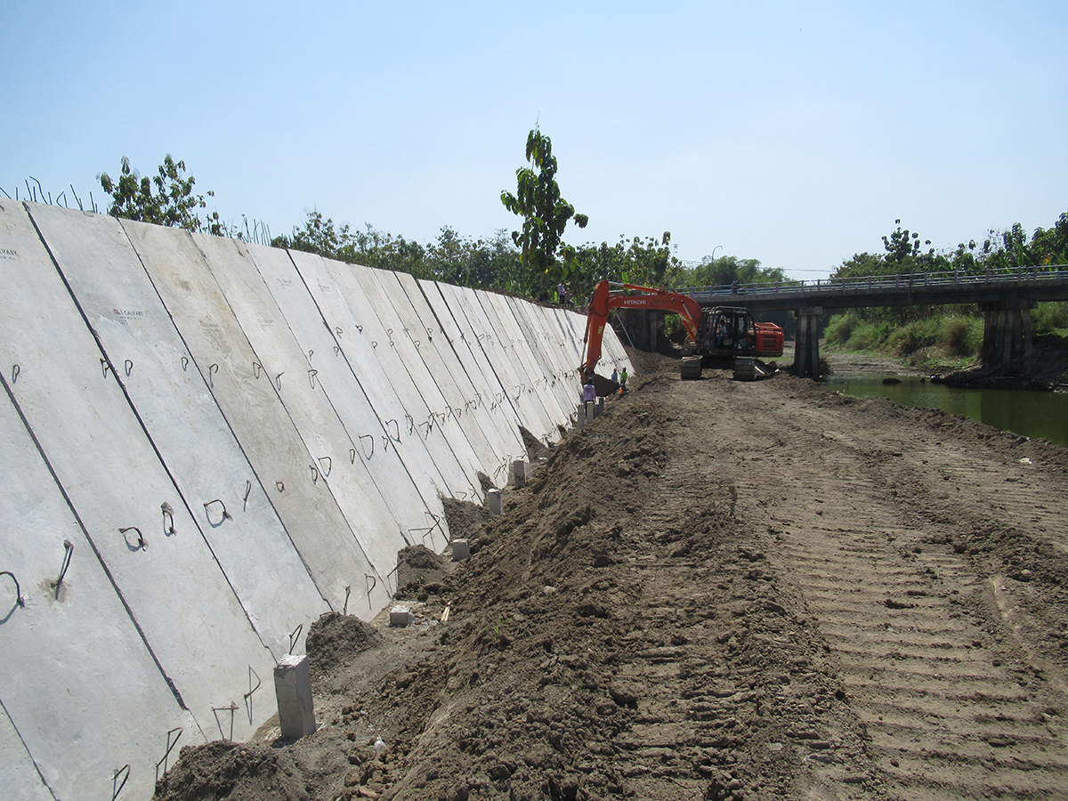 Kedungbanteng Madiun - L Gutter Prestress 