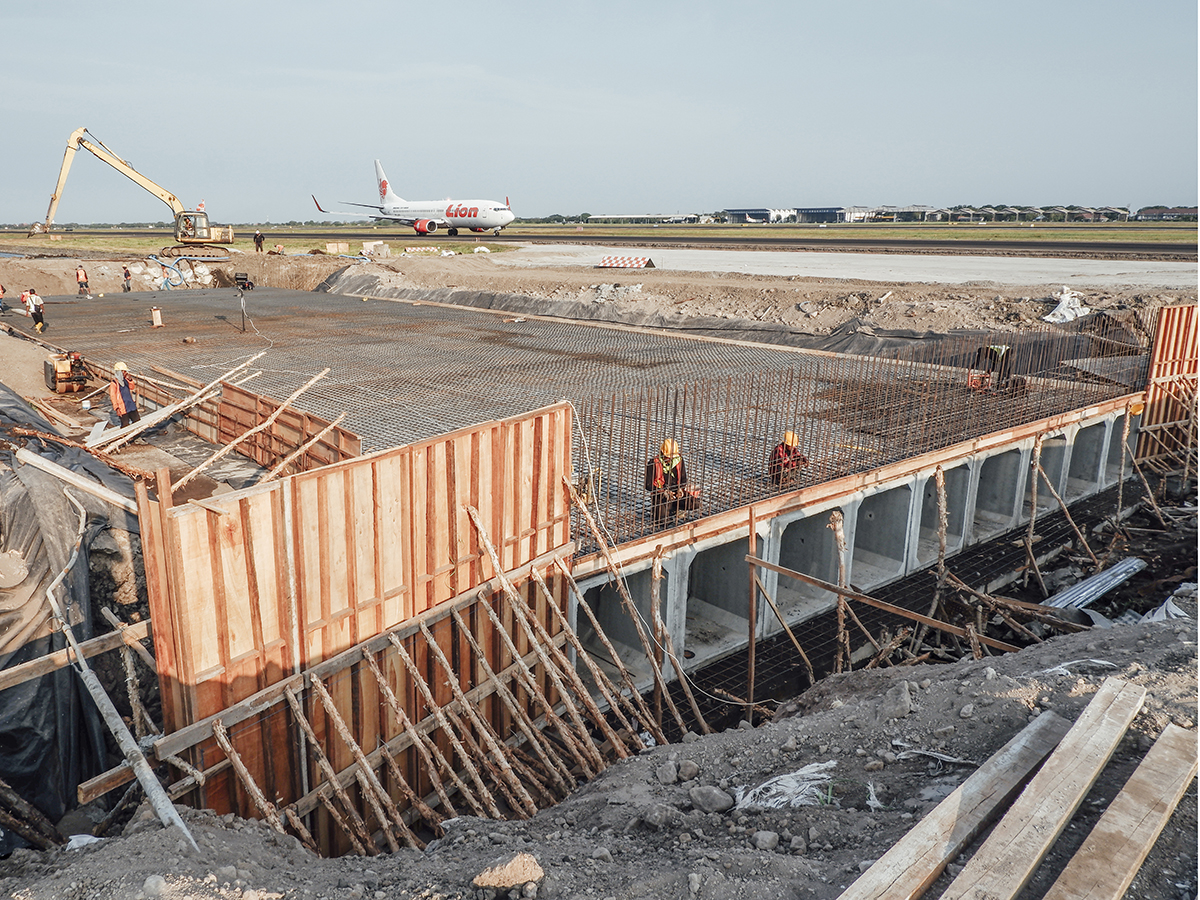 PERLUASAN APRON & TAXIWAY BANDARA JUANDA SURABAYA (II)