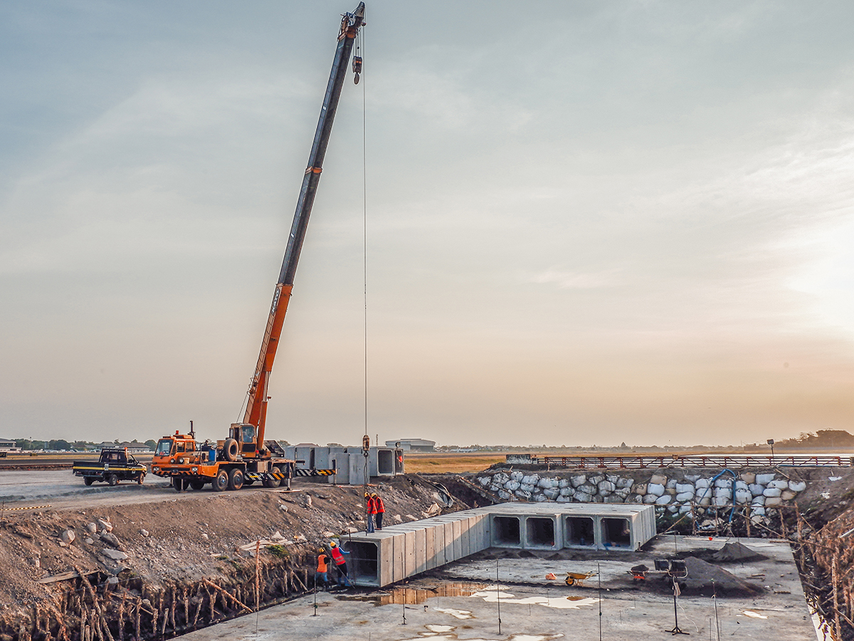 PERLUASAN APRON & TAXIWAY BANDARA JUANDA SURABAYA (II)