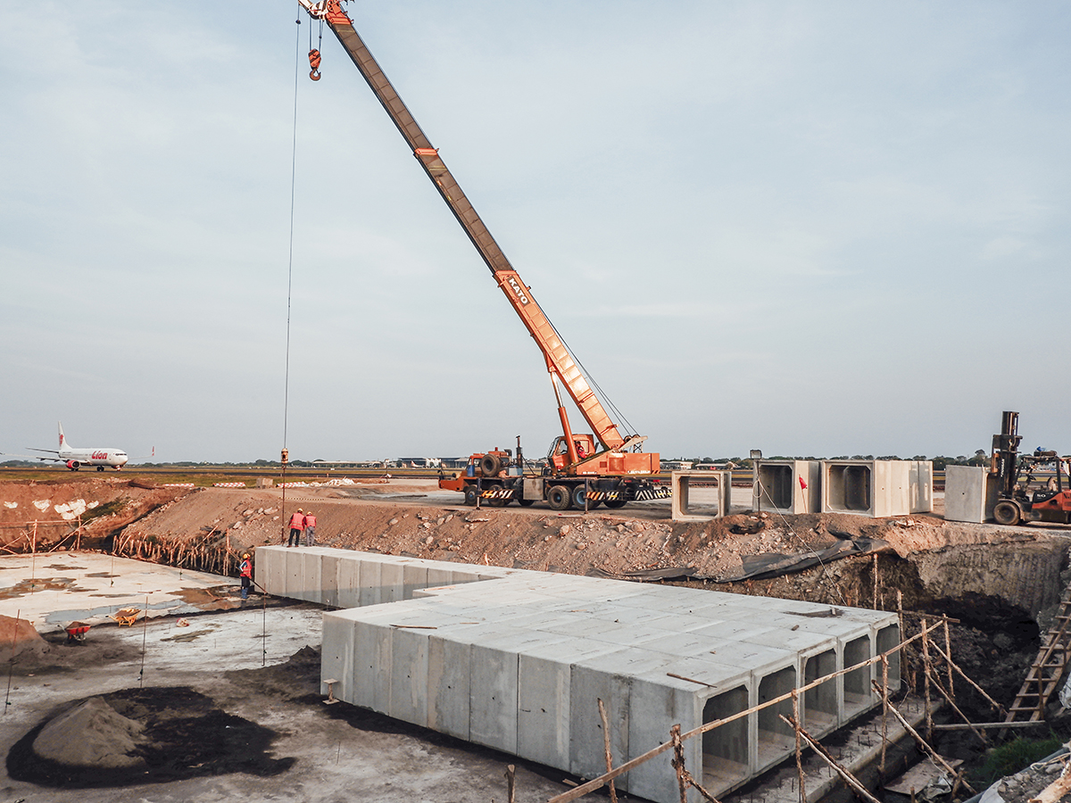 PERLUASAN APRON & TAXIWAY BANDARA JUANDA SURABAYA (II)
