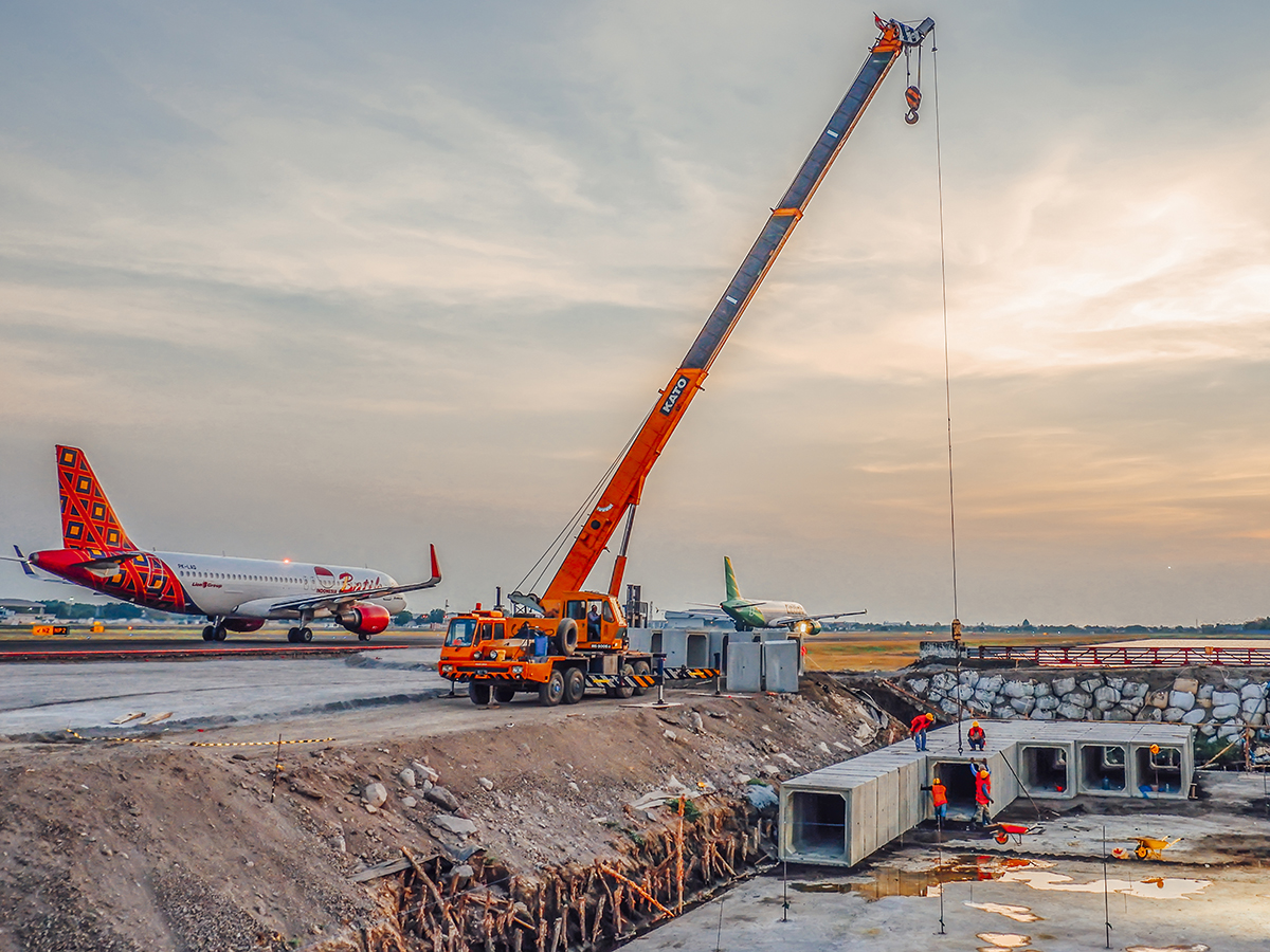 PERLUASAN APRON & TAXIWAY BANDARA JUANDA SURABAYA (II)