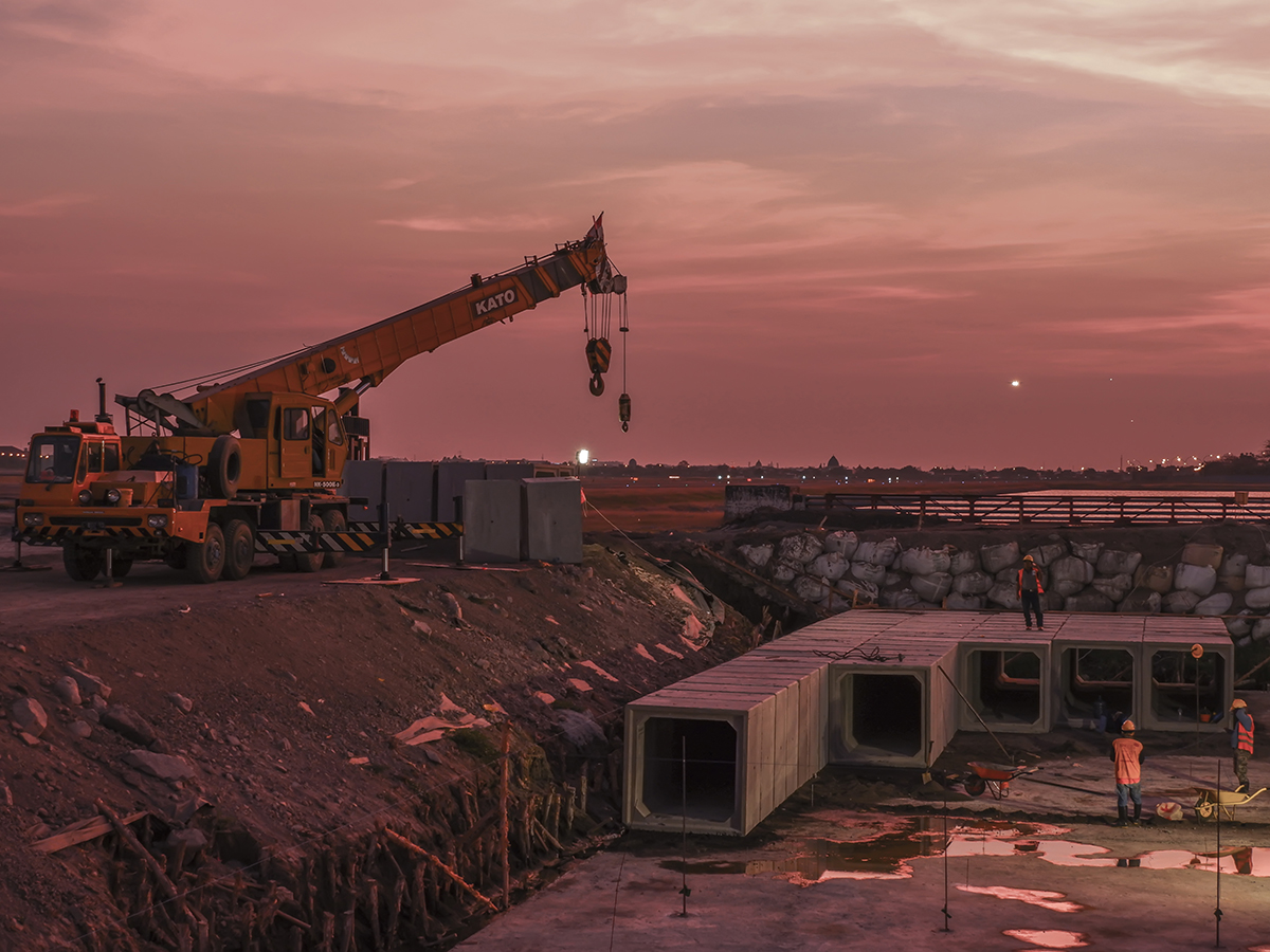 PERLUASAN APRON & TAXIWAY BANDARA JUANDA SURABAYA (II)