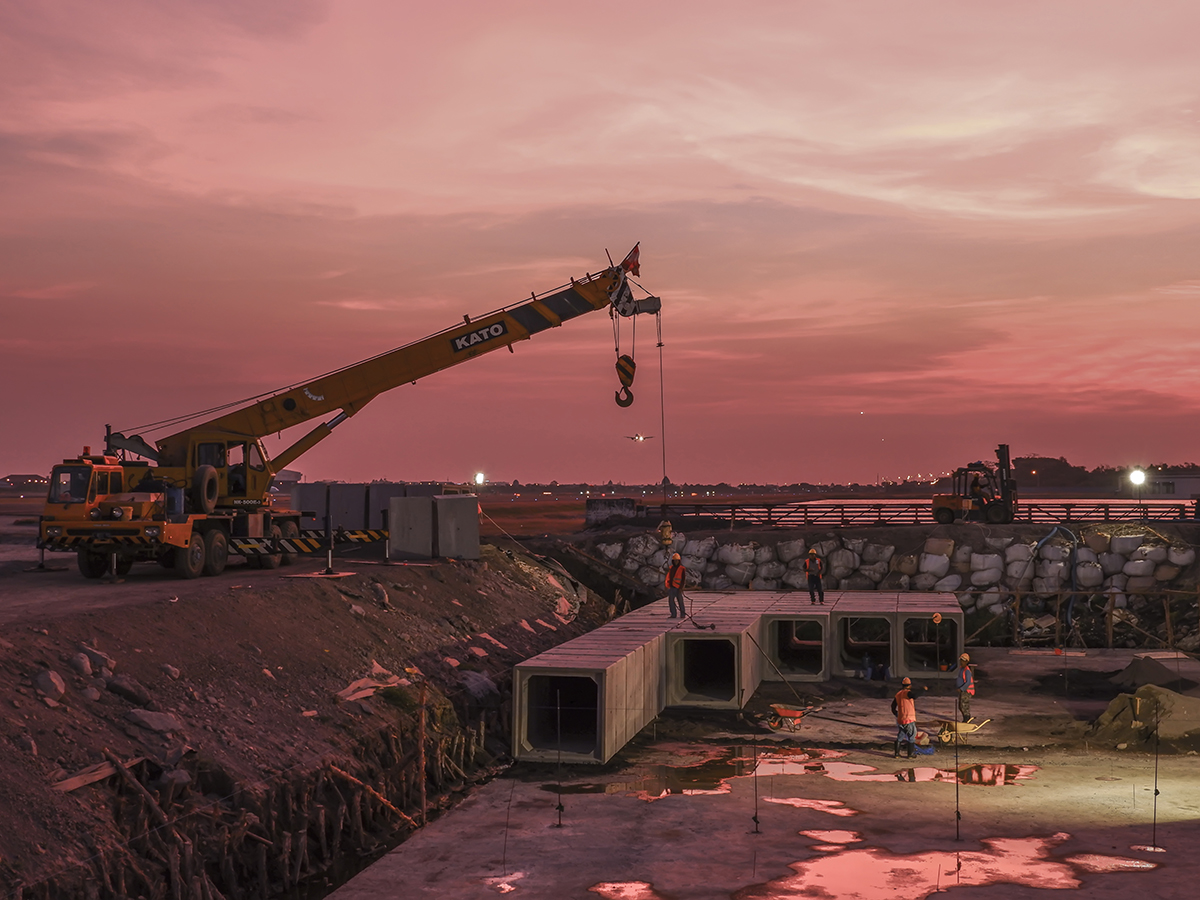 PERLUASAN APRON & TAXIWAY BANDARA JUANDA SURABAYA (II)