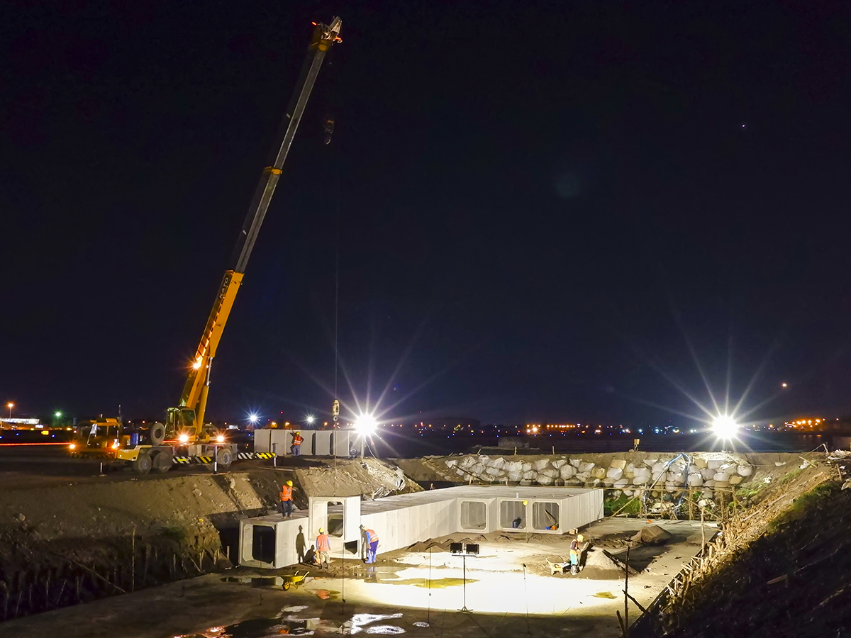 PERLUASAN APRON & TAXIWAY BANDARA JUANDA SURABAYA (II)