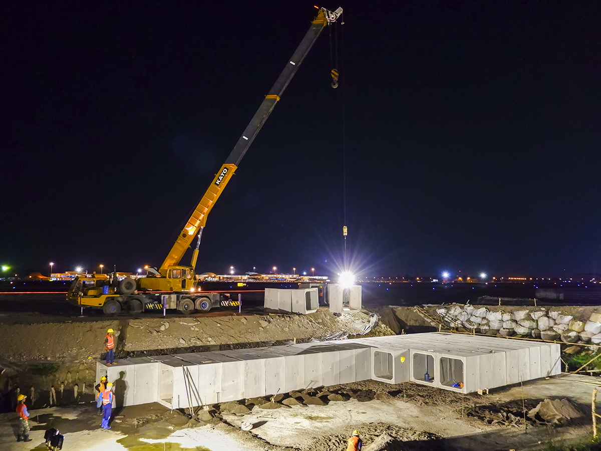 PERLUASAN APRON & TAXIWAY BANDARA JUANDA SURABAYA (II)