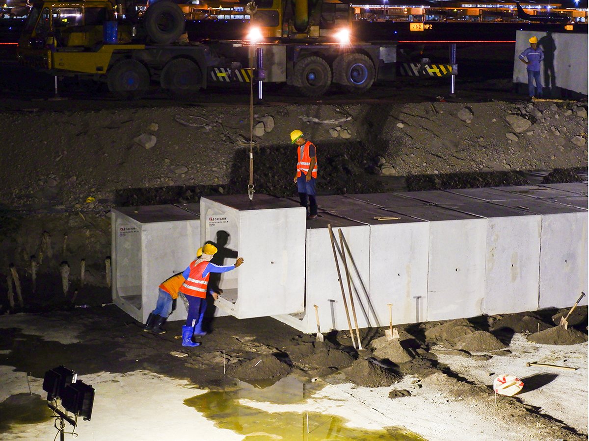 PERLUASAN APRON & TAXIWAY BANDARA JUANDA SURABAYA (II)