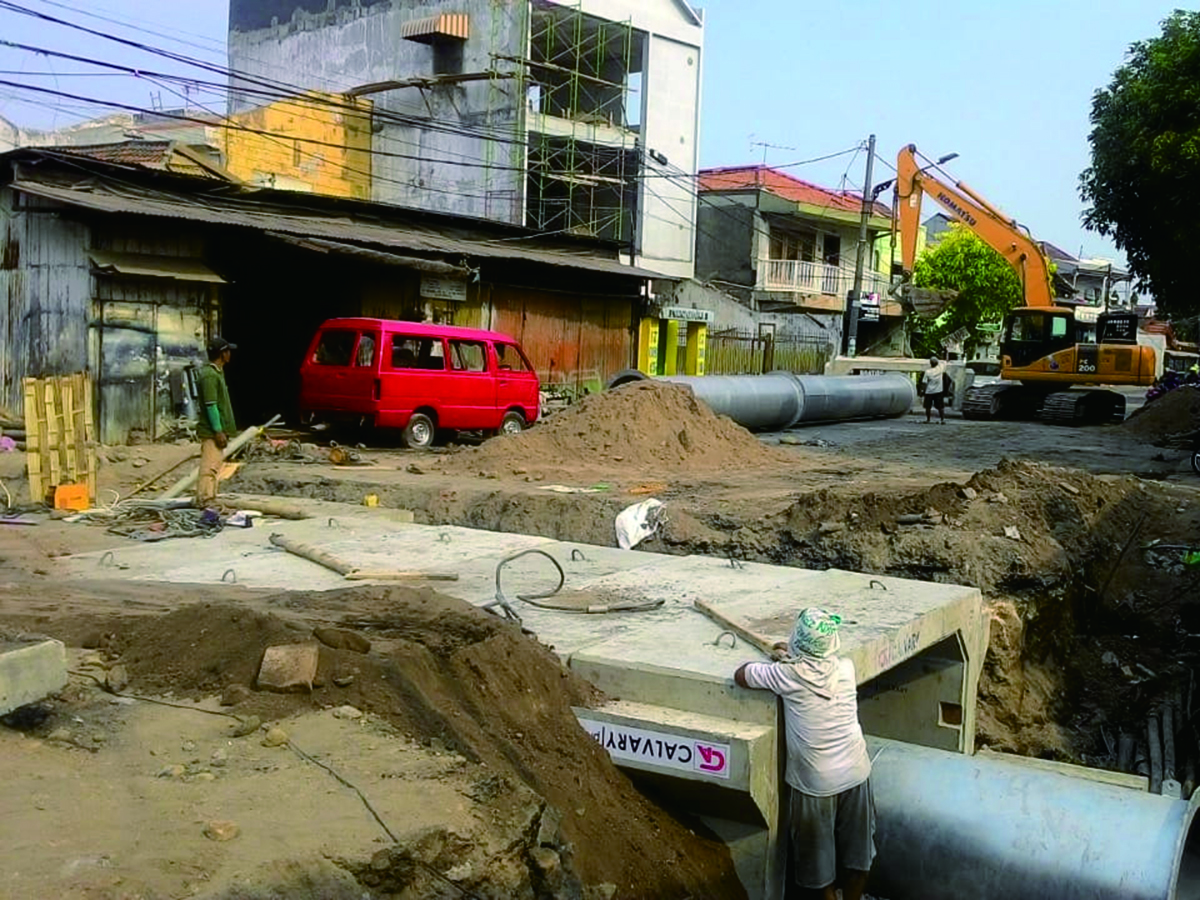 Crossing Jl. Flores Surabaya