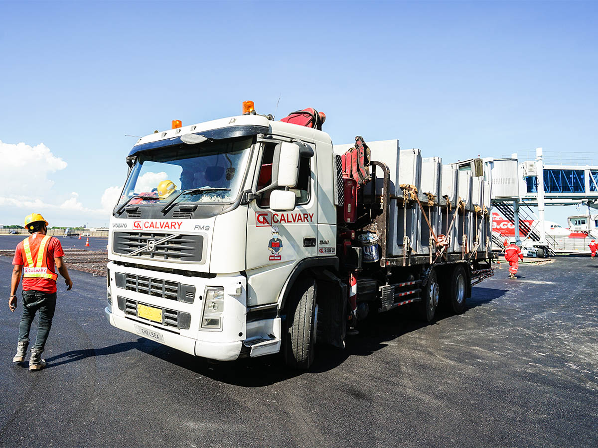  Bandar Udara Internasional Juanda Surabaya terminal 2 (T2)