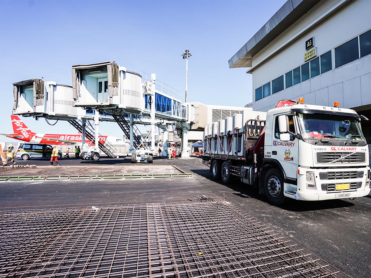  Bandar Udara Internasional Juanda Surabaya terminal 2 (T2)
