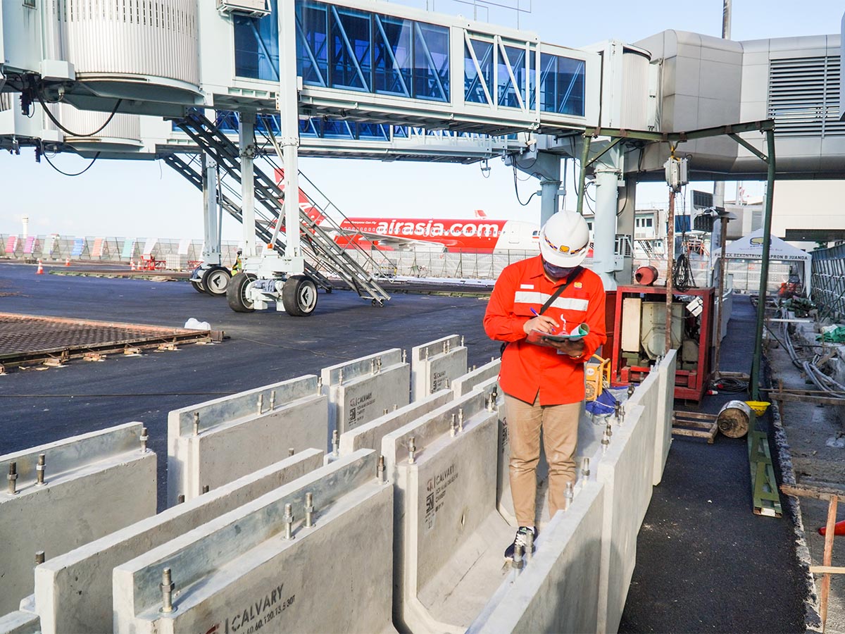  Bandar Udara Internasional Juanda Surabaya terminal 2 (T2)