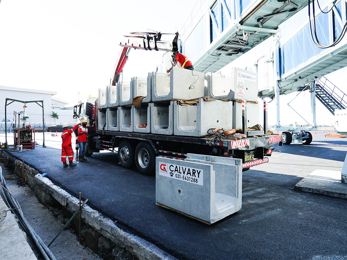  Bandar Udara Internasional Juanda Surabaya terminal 2 (T2)