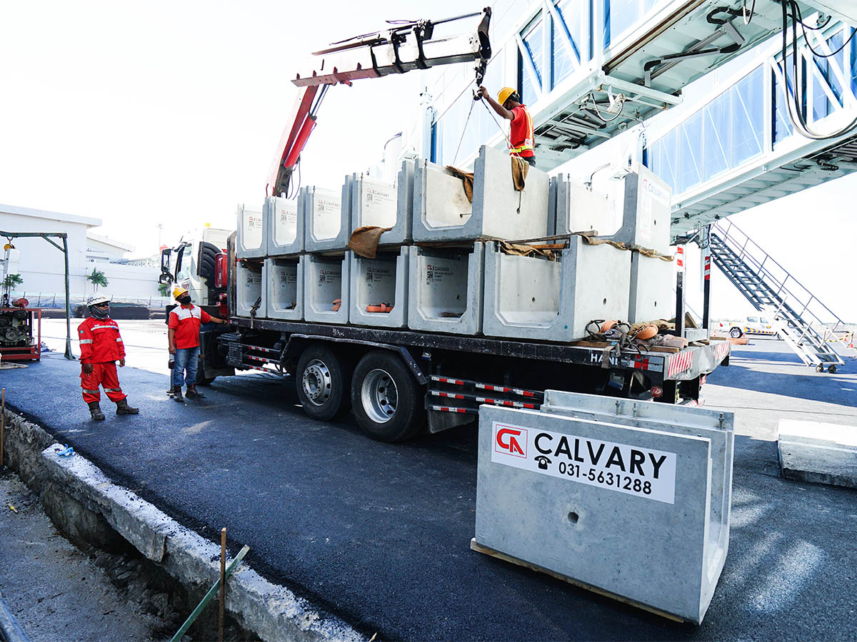  Bandar Udara Internasional Juanda Surabaya terminal 2 (T2)