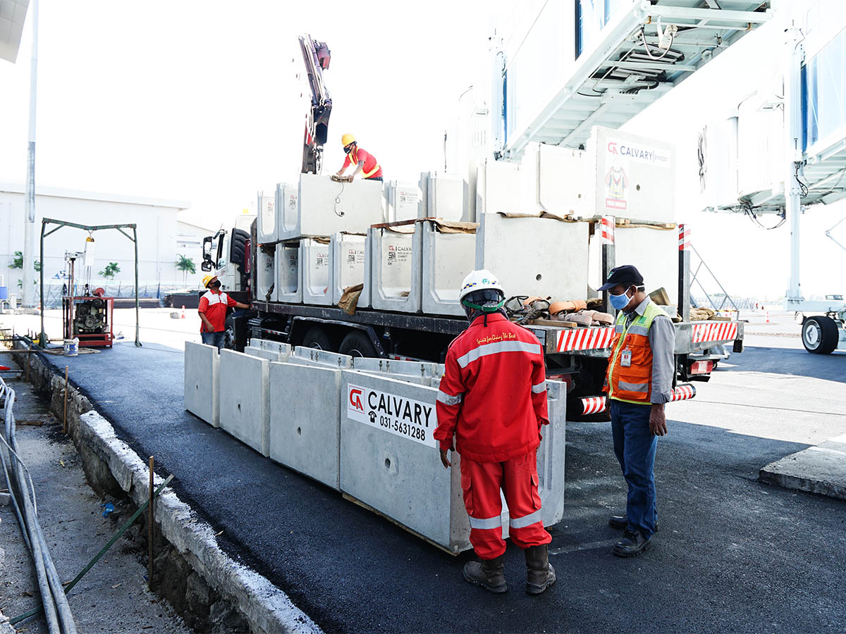  Bandar Udara Internasional Juanda Surabaya terminal 2 (T2)