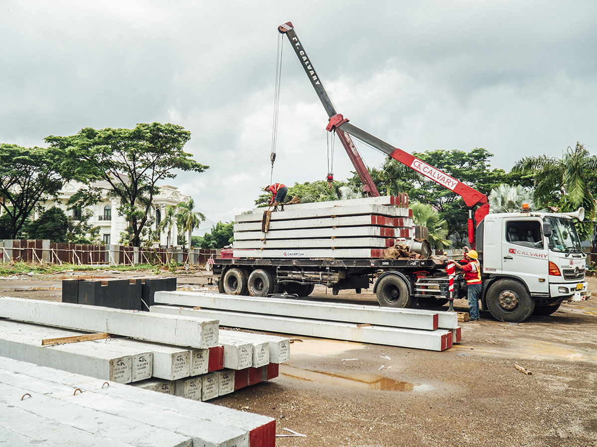 MOB & Pile Pakuwon Indah