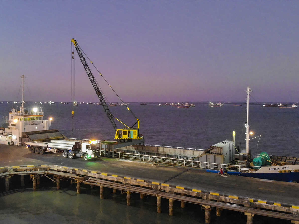 Pile Pelabuhan Gresik