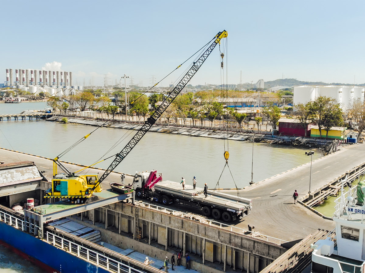 Pile Pelabuhan Gresik
