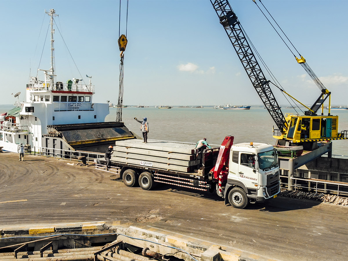 Pile Pelabuhan Gresik