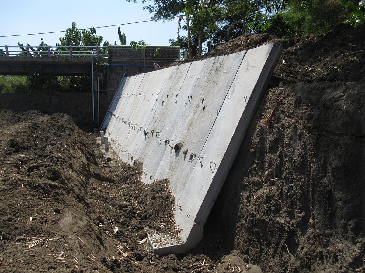 Kedungbanteng Madiun - L Gutter Prestress 